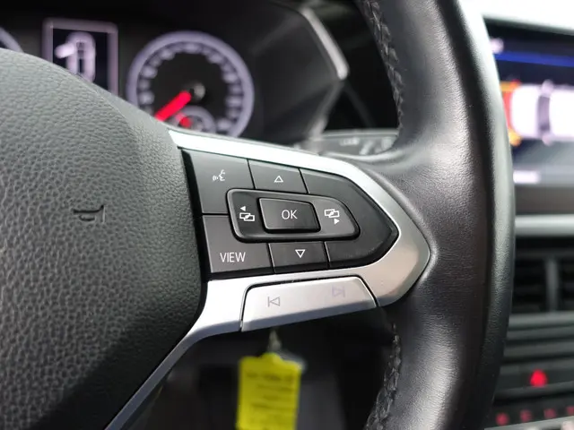 Volkswagen T-Cross 1.0 TSI R line- 2019 Benzine 16