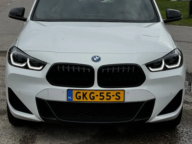 BMW X2 xDrive25e High Executive 2023 Hybride Benzine 29
