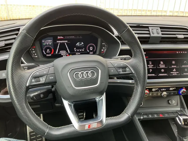 Audi Q3 Sportback 35 TFSI/150PK S Edition 2021 Benzine 22