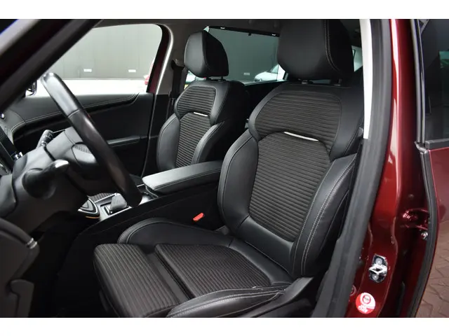 Renault Grand Scénic TCe 140 EDC Bose 2019 Benzine 10