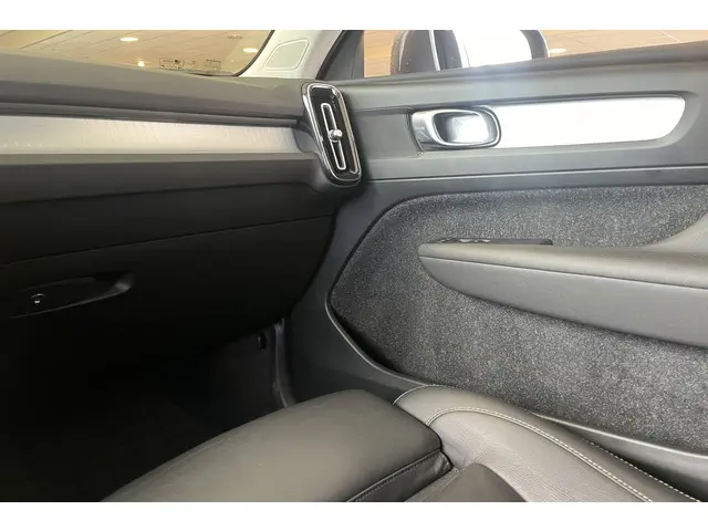 Volvo XC40 T5 AWD Intro Edition 2018 Benzine 33