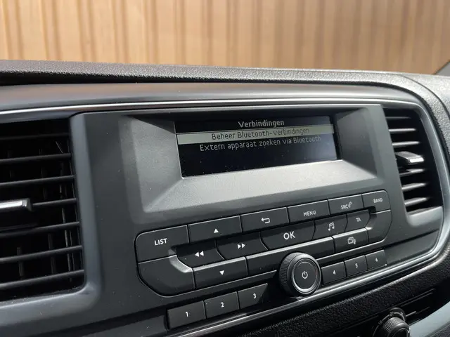 Opel Vivaro 2.0 CDTI L3H1 DC Edition 2022 Diesel 19