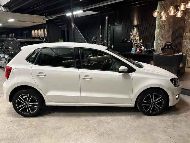 Volkswagen Polo 1.2 TSI Highline 2012 Benzine 8