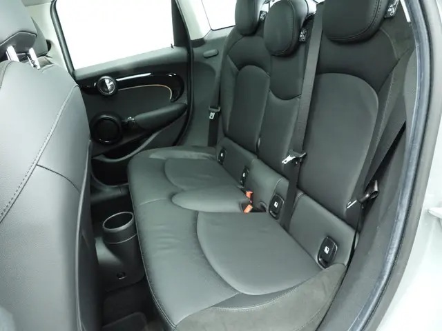 MINI 5-Deurs Cooper 2022 Benzine 8