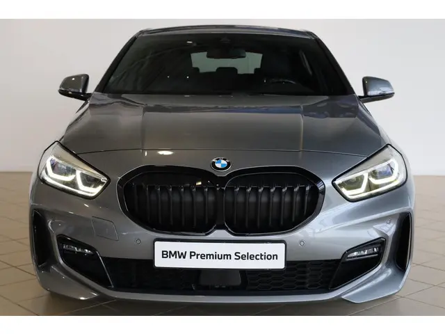 BMW 1 Serie 5-deurs 118i 2022 Benzine 4
