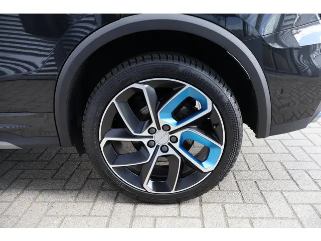 Lynk & Co 01 Lynk&Co 1.5 2023 Hybride Benzine 12