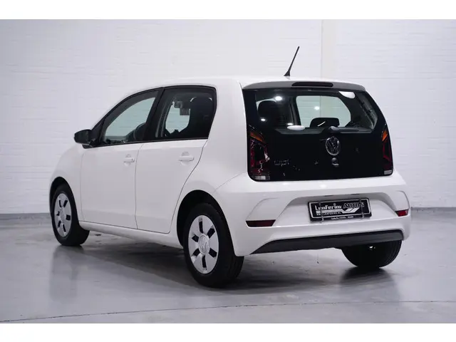 Volkswagen up! 1.0 BMT move up! 2019 Benzine 3