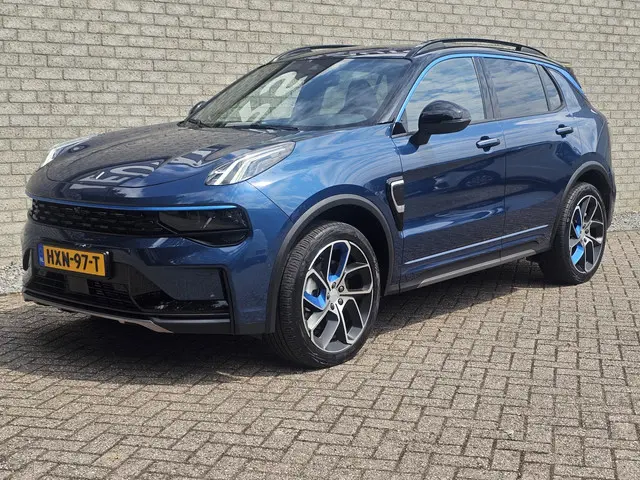 Lynk & Co 01 3