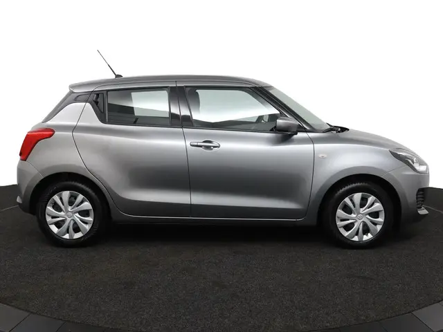 Suzuki Swift 1.2 Comfort Smart Hybrid 2023 Benzine 12