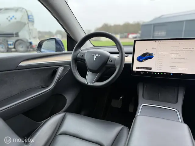 Tesla Model Y Long Range AWD 75 kWh 2021 Elektrisch 19
