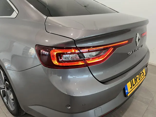 Renault Talisman 1.3 TCe 160 EDC S-Edition 2019 Benzine 32