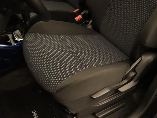 Suzuki Ignis 1.2 Smart Hybrid Select 2023 Benzine 27