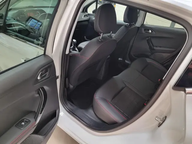 Peugeot 208 1.2 PureTech GT-Line 2019 Benzine 6