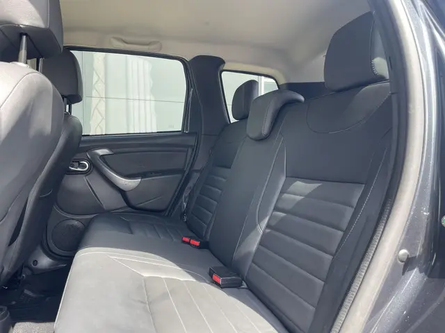 Dacia Duster 1.2 TCe 4x2 Blackshadow 2018 Benzine 7