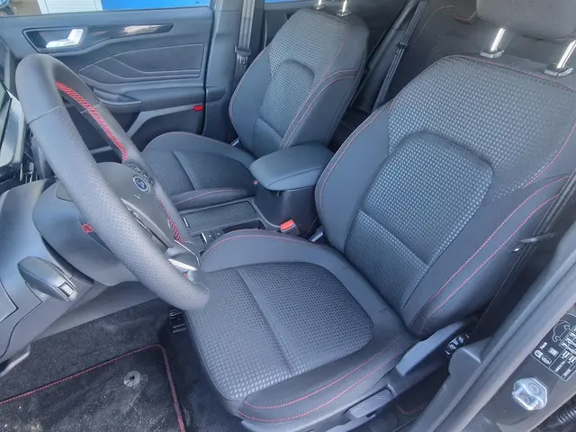 Ford Focus 1.0 EcoBoost Hybrid ST Line 2025 Benzine 13