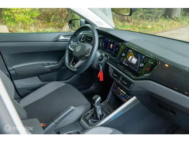 Volkswagen Polo 1.0 TSI Life Business 2022 Benzine 25