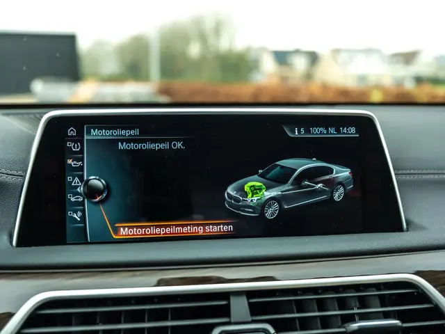 BMW 7 Serie 740i High Executive 2017 Benzine 52