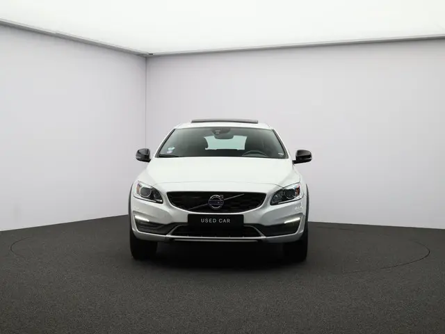 Volvo V60 Cross Country 2.0 T5 Polar+ 2018 Benzine 25