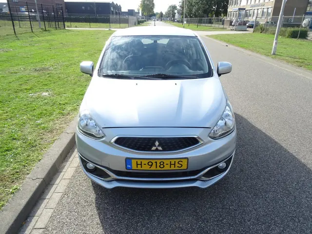 Mitsubishi Space Star 1.0 Cool+ 2020 Benzine 8