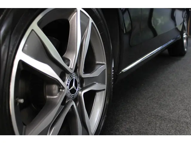Mercedes-Benz C-Klasse 180 2019 Benzine 13