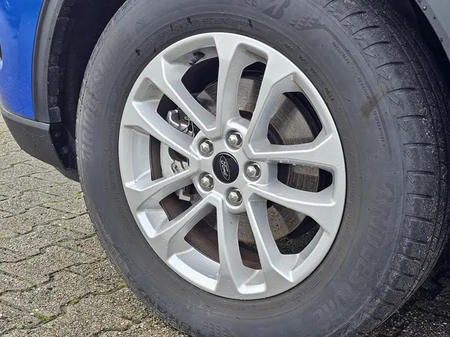 Ford Kuga 2.5 PHEV Titanium 2024 Hybride Benzine 29