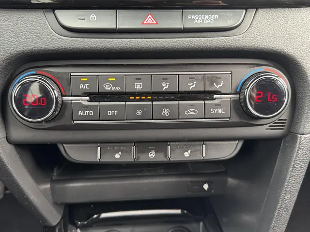 Kia XCeed 1.0 T-GDI DYNAMICPLUSLINE 2022 Benzine 24