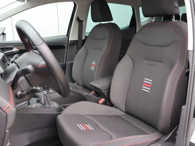 SEAT Ibiza 1.0 TSI FR Business Intense 2019 Benzine 4