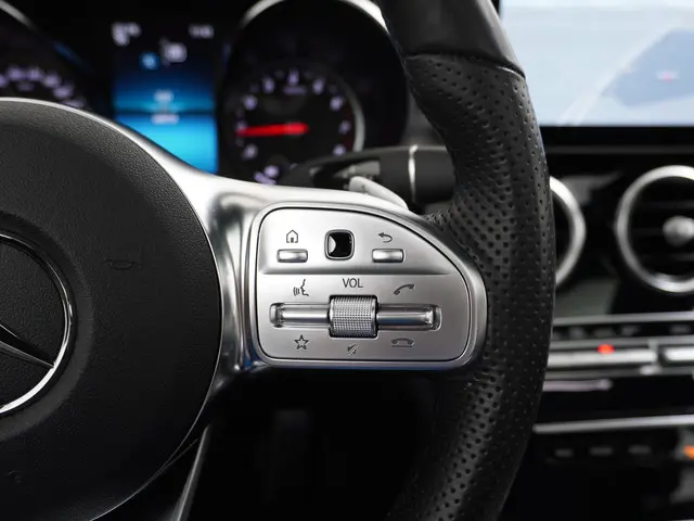 Mercedes-Benz C-Klasse 180 AMG line 2019 Benzine 24