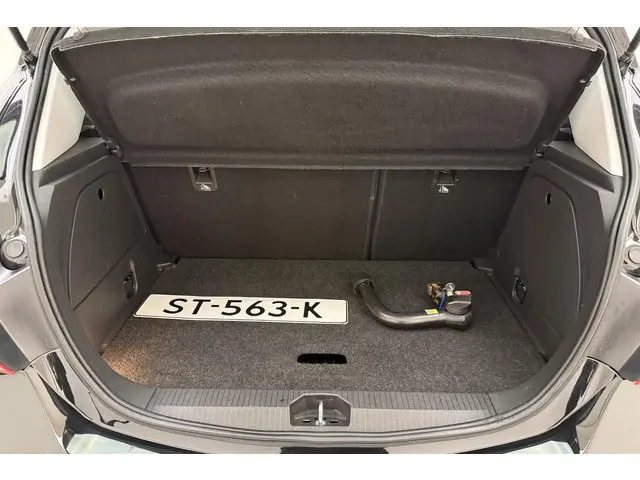 Opel Corsa 1.4 16v 90pk 5drs Black Edition 2018 Benzine 7