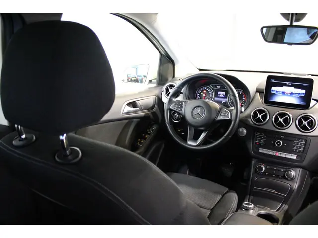 Mercedes-Benz B-Klasse 180 Ambition 2018 Benzine 29