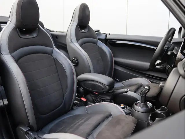 MINI Cooper Cabrio John Works Chili 2020 Benzine 29