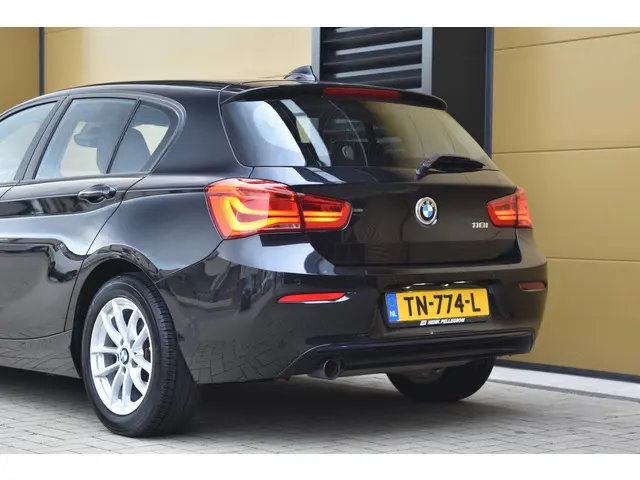 BMW 1 Serie 118i Edition Sport Line 2017 Benzine 5