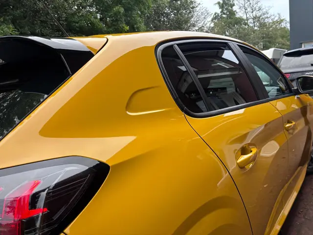 Peugeot 208 1.2 PureTech Active Pack 2021 Benzine 9