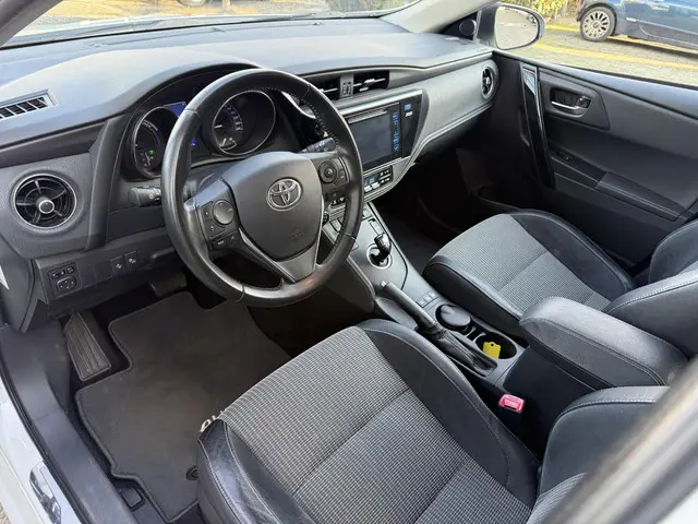 Toyota Auris 1.8 Hybrid Lease Pro 2016 Hybride Benzine 6