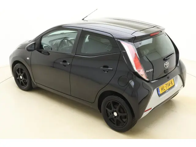 Toyota Aygo 1.0 VVT-i x-play 2015 Benzine 4