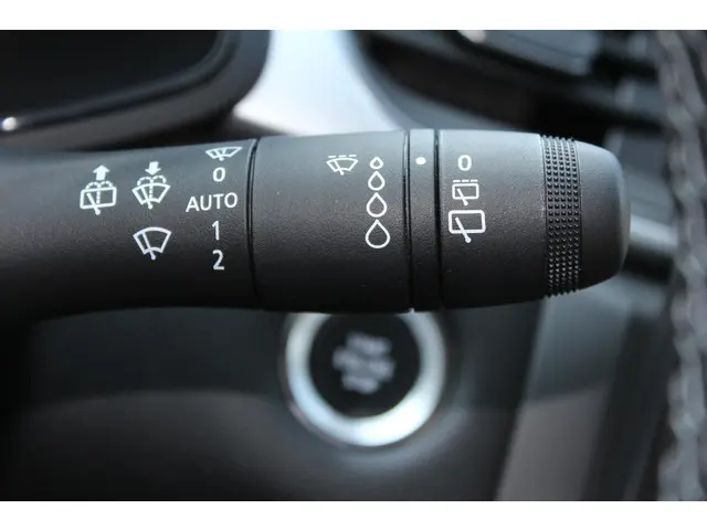 Renault Captur 1.3 EDC 140 Intens AUTOMAAT 2023 Benzine 38