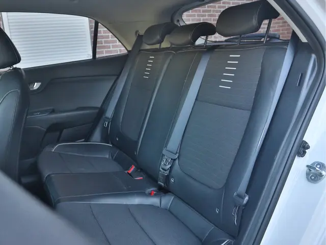 Kia Rio 1.0 T-GDi MHEV GT-Line 2023 Benzine 17