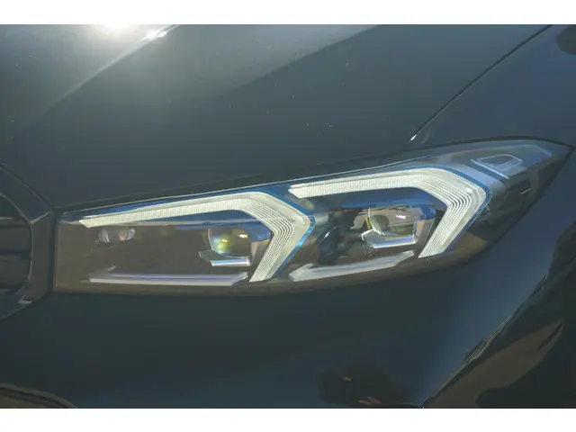 BMW 3 Serie Sedan 320e 2025 Hybride Benzine 7