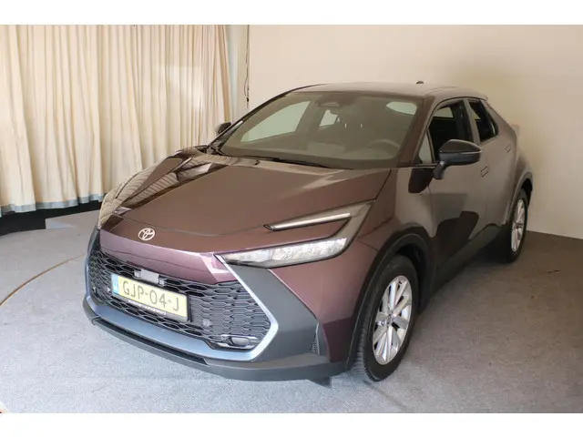 Toyota C-HR 1.8 Hybrid 140 Active 2024 Hybride Benzine 4