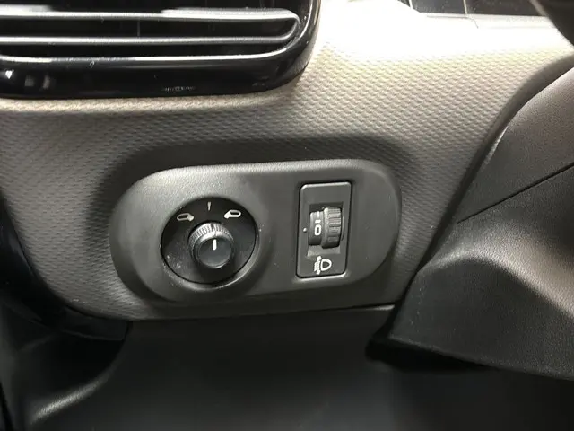 Citroën C4 Cactus 1.2 PureTech Shine 2016 Benzine 18