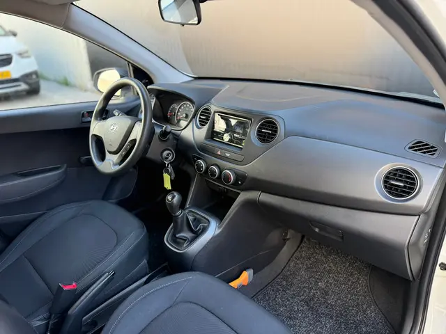 Hyundai i10 1.0i i-Drive GEEN AIRCO!!! 2018 Benzine 16