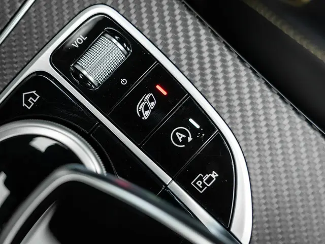 Mercedes-Benz C-Klasse Cabrio AMG 63 S 2022 Benzine 43