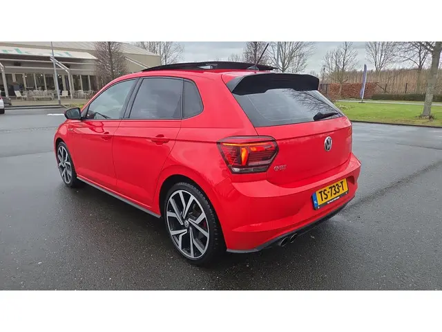 Volkswagen Polo 2.0 TSI 200pk GTI DSG 2018 Benzine 2