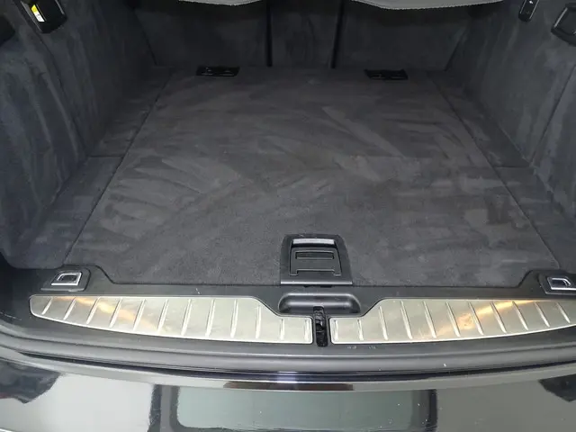 BMW 5 Serie Touring 520i Luxury Edition 2013 Benzine 36