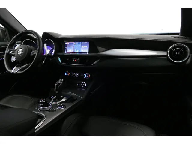 Alfa Romeo Stelvio 2.0 T AWD Veloce 2020 Benzine 2