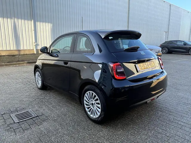 Fiat 500e 42 kWh 2023 Elektrisch 53