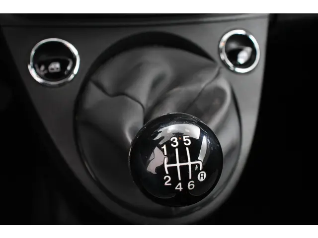 Fiat 500C 1.0 70pk MHEV Lounge Plus 2021 Benzine 16