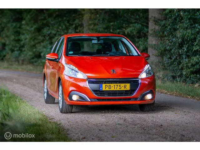 Peugeot 208 1.2 PureTech Blue Lion 2017 Benzine 32