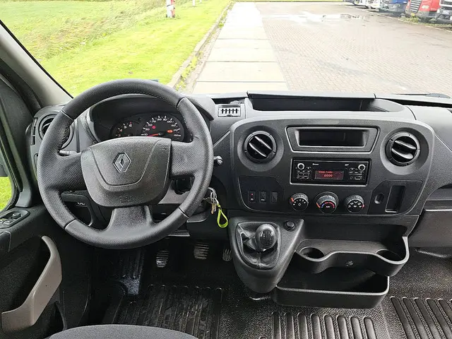 Renault Master 2.3 2018 Diesel 8
