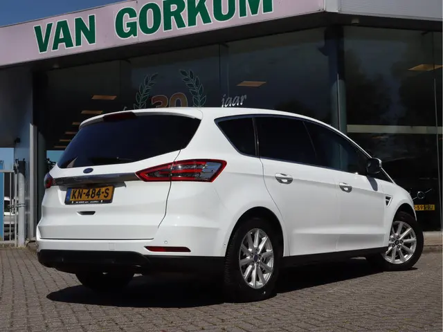Ford S-Max 2